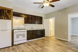 313 N Beauregard St, Alvin, TX 77511 - Photo 3