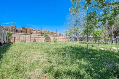 5525 Liberty Road, Houston, TX 77026 - Photo 11