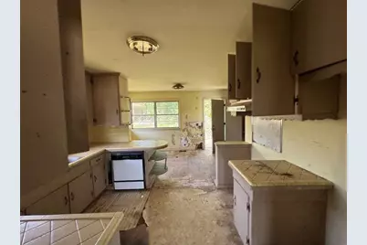 806 E First, Hughes Springs, TX 75656 - Photo 5