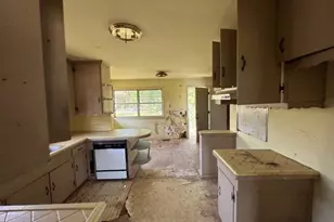 806 E 1st, Hughes Springs, TX 75656 - Photo 5