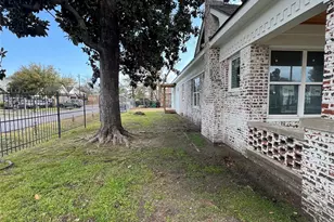 1208 Caplin St, Houston, TX 77022 - Photo 3