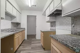 10027 Towne Mist Dr, Sugar Land, TX 77498 - Photo 7