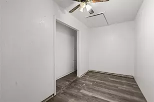 10027 Towne Mist Dr, Sugar Land, TX 77498 - Photo 9