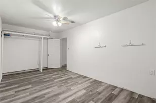 10027 Towne Mist Dr, Sugar Land, TX 77498 - Photo 11