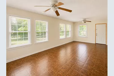 313 Magnolia Street, West Columbia, TX 77486 - Photo 3