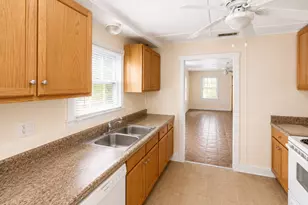 313 Magnolia St, West Columbia, TX 77486 - Photo 9