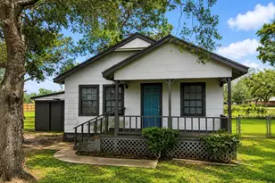 313 Magnolia St, West Columbia, TX 77486 - Photo 1