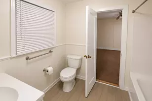 313 Magnolia St, West Columbia, TX 77486 - Photo 5