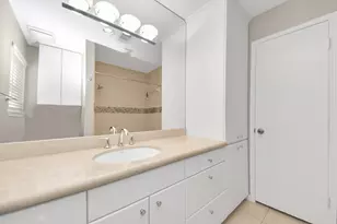 7545 Brompton St, Houston, TX 77025 - Photo 29