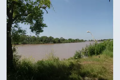 807 St Mary, Matagorda, TX 77457 - Photo 27