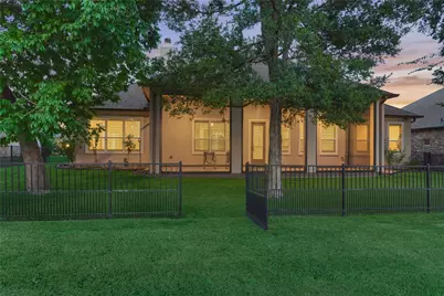 126 Hillsborough Drive W, Montgomery, TX 77356 - Photo 3