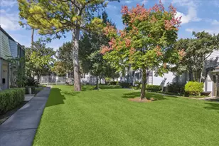 10147 Beekman Pl Dr, Houston, TX 77043 - Photo 21