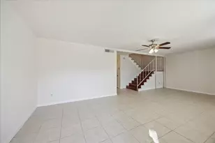10147 Beekman Pl Dr, Houston, TX 77043 - Photo 3