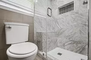 2730 Valley Forest Dr, Missouri City, TX 77489 - Photo 17