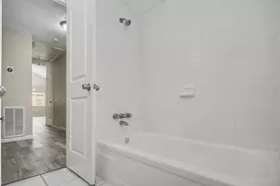 2730 Valley Forest Dr, Missouri City, TX 77489 - Photo 15