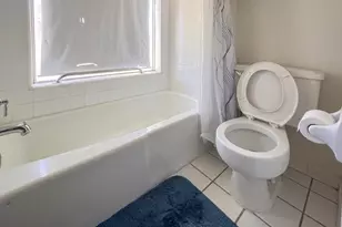 10407 Huntington Wood Dr, Houston, TX 77099 - Photo 11