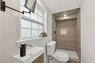 1814 33rd St, Galveston, TX 77550 - Photo 9