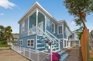 1814 33rd St, Galveston, TX 77550 - Photo 1