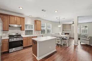 12819 Pecan Shores Dr, Houston, TX 77044 - Photo 5