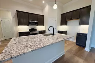 317 Dove Ct, Bridge City, TX 77611 - Photo 3