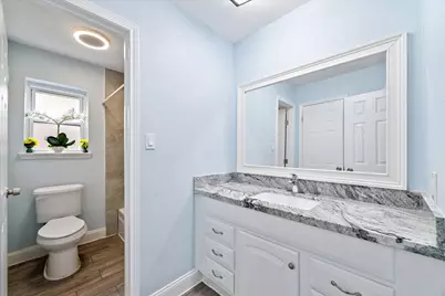 10402 Huntington Point Drive, Houston, TX 77099 - Photo 13