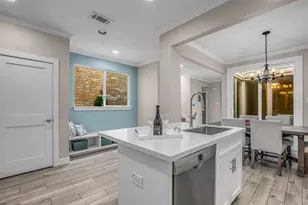 7485 Brompton St, Houston, TX 77025 - Photo 9