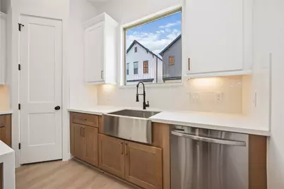 7803 Amelia Road #B, Houston, TX 77055 - Photo 9