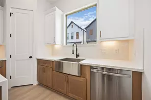 7803 Amelia Rd, Houston, TX 77055 - Photo 9