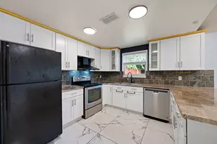 5718 Greencraig Dr, Houston, TX 77035 - Photo 11