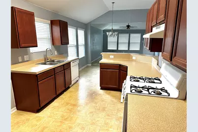 16763 N Blue Jay Drive, Conroe, TX 77385 - Photo 3