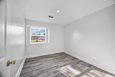 10407 Townhall Lane, Sugar Land, TX 77498 - Photo 11