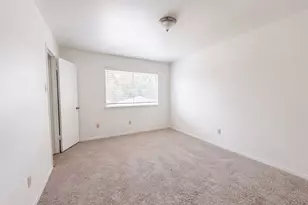 6910 Vialinda Dr, Houston, TX 77083 - Photo 9