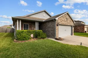 2804 Ruby Dr, Texas City, TX 77591 - Photo 1