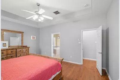 7 Caelin Court, The Woodlands, TX 77382 - Photo 25