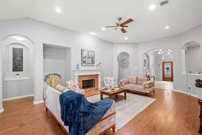 7 Caelin Court, The Woodlands, TX 77382 - Photo 11