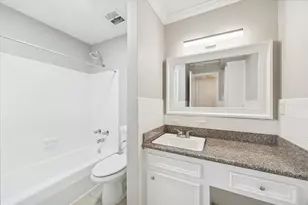 201 Emerson St, Houston, TX 77006 - Photo 9