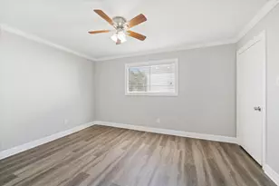 201 Emerson St, Houston, TX 77006 - Photo 7