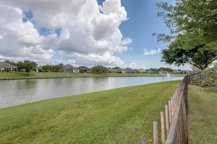 876 Schooner Cove Ln, League City, TX 77573 - Photo 3