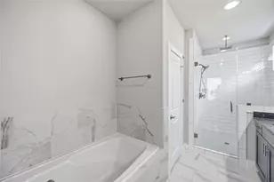 420 W 28th St, Houston, TX 77008 - Photo 23