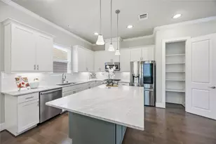 420 W 28th St, Houston, TX 77008 - Photo 21