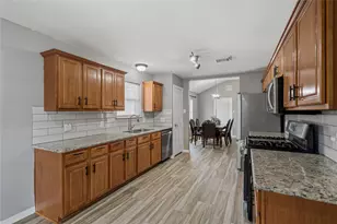 5127 Chase Park Cir, Bacliff, TX 77518 - Photo 19