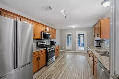 5127 Chase Park Circle, Bacliff, TX 77518 - Photo 21