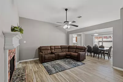 5127 Chase Park Circle, Bacliff, TX 77518 - Photo 5