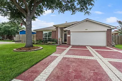 5127 Chase Park Circle, Bacliff, TX 77518 - Photo 3