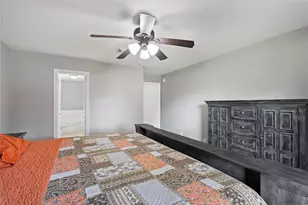 5127 Chase Park Cir, Bacliff, TX 77518 - Photo 13
