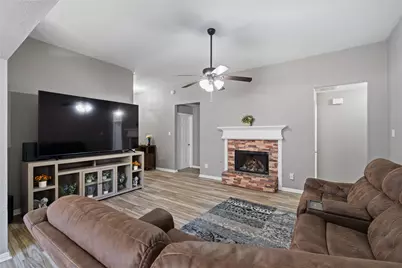 5127 Chase Park Circle, Bacliff, TX 77518 - Photo 7