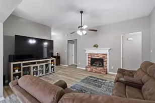 5127 Chase Park Cir, Bacliff, TX 77518 - Photo 7