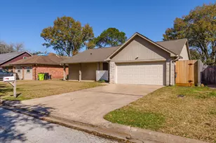 4905 Woodway Ave, Rosenberg, TX 77471 - Photo 3