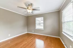 4615 Braeburn Dr, Bellaire, TX 77401 - Photo 17