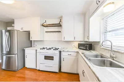 4615 Braeburn Drive, Bellaire, TX 77401 - Photo 9